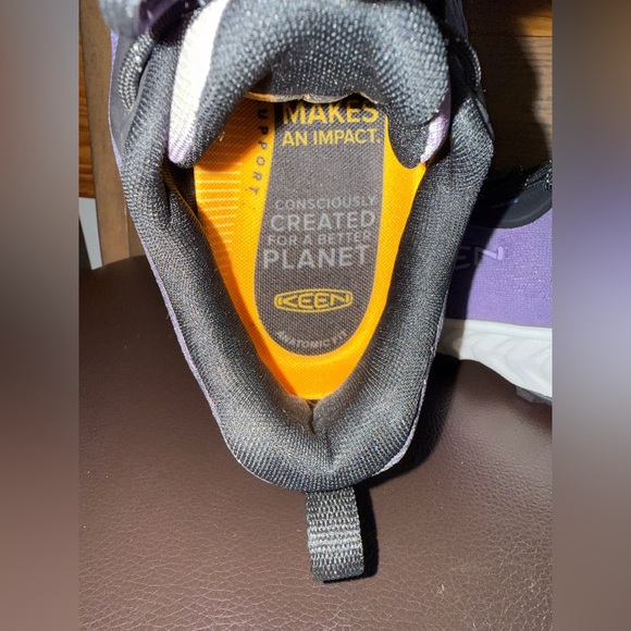 Keen Women's NXIS Speed hiking shoes in a purple colorway size 8.5 - Picture 9 of 11